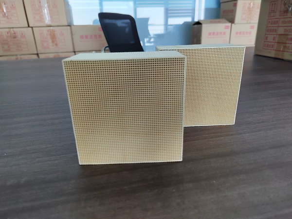 62ea8dad76256.jpg 貴金屬CO催化劑產品實拍.jpg